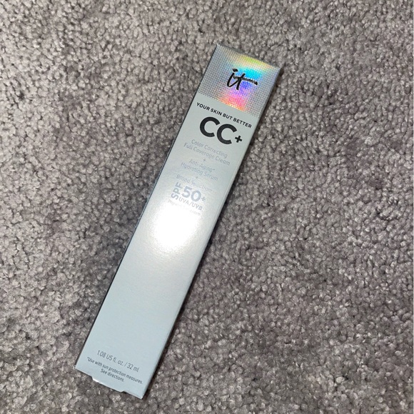 IT Cosmetics   CC+ Cream with SPF 50+ shade medium - Picture 2 of 6